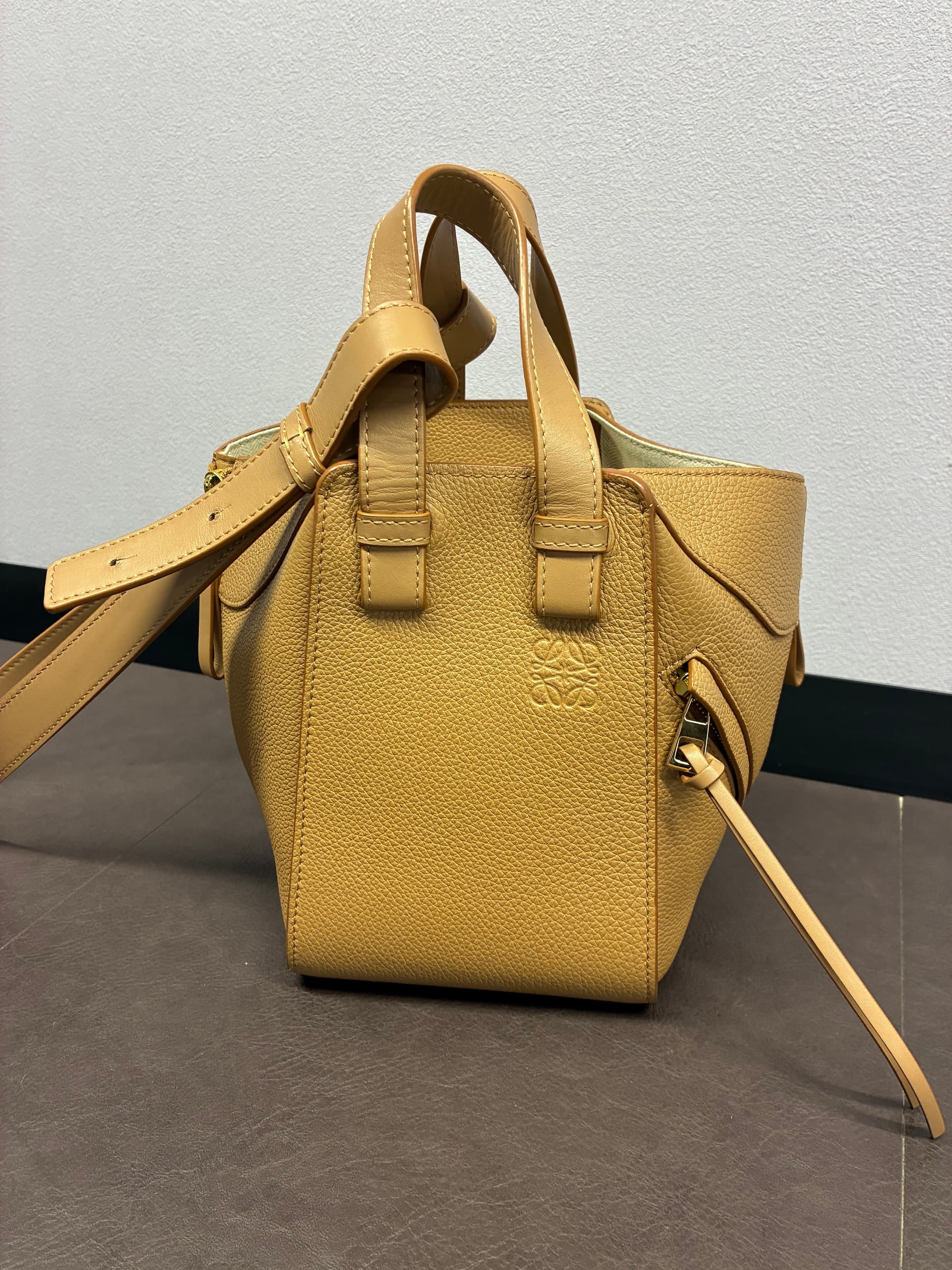 👜買取実績👜【ロエベ ハンモック コンパクト】をお買取りいたしました!